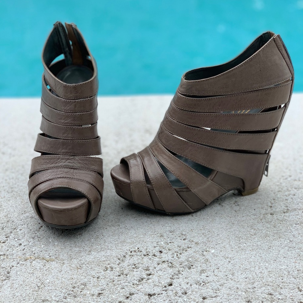 ASH heels